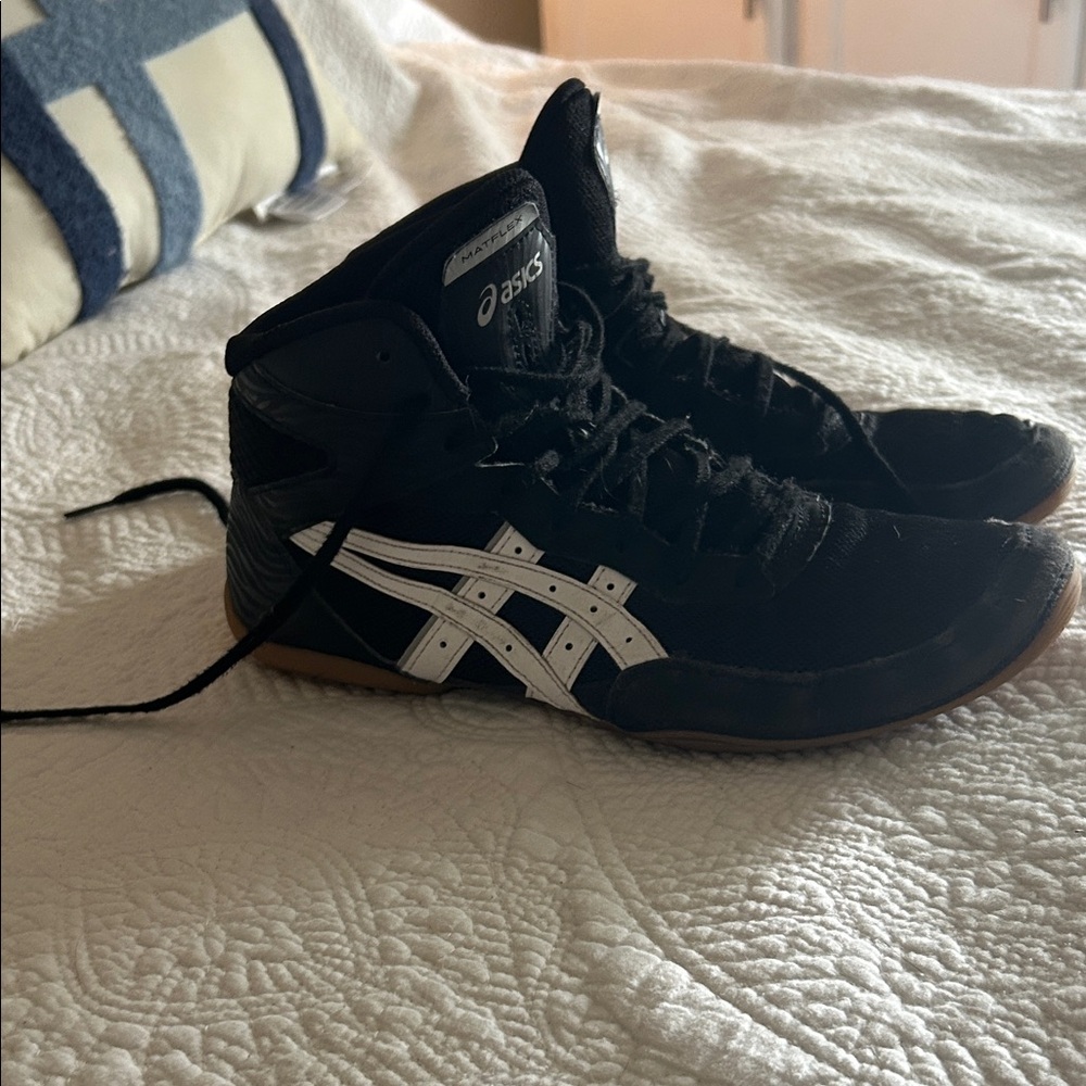 ASICS Black and White Wrestling Shoes